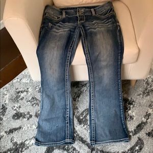 Amethyst Medium wash distressed jeans Juniors 9